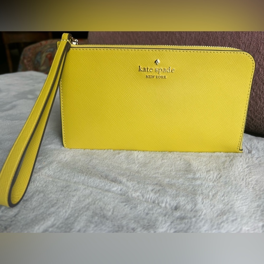 Kate Spade ♠️ Wristlet​​​​